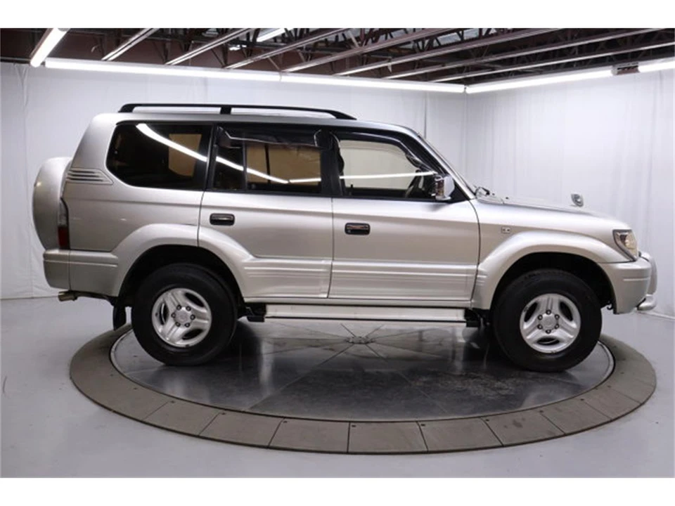 1999 Toyota J100 Land Cruiser - Image 8 of 31