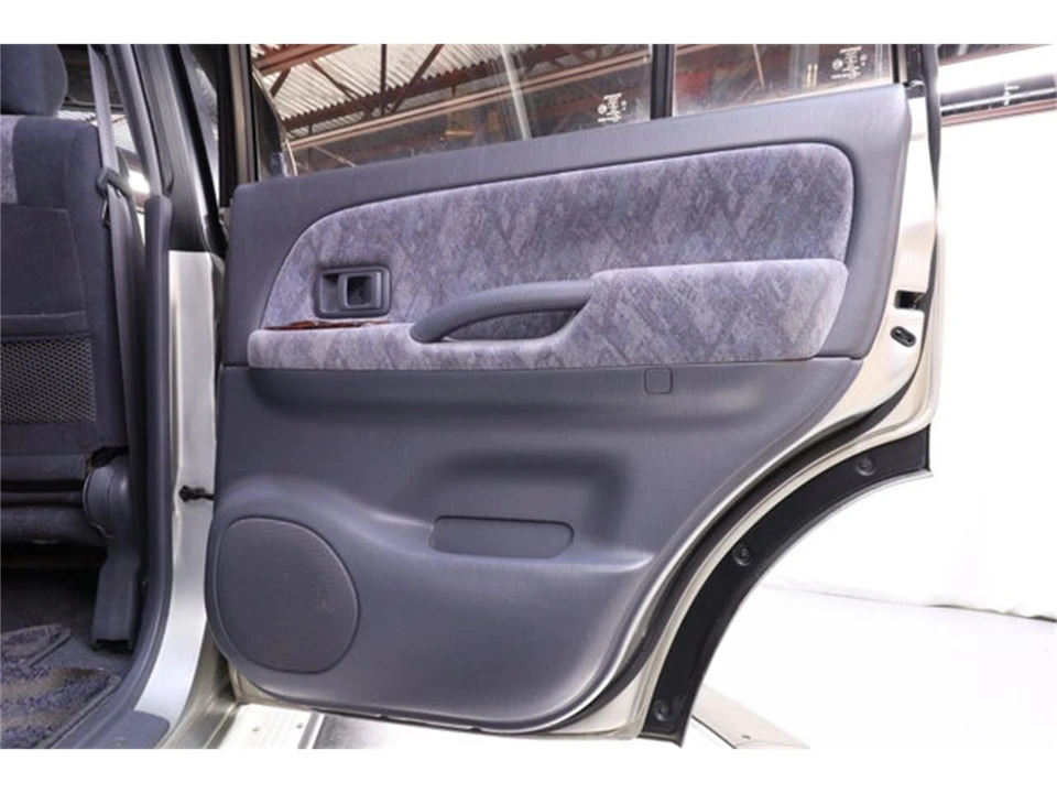1999 Toyota J100 Land Cruiser - Image 26 of 31