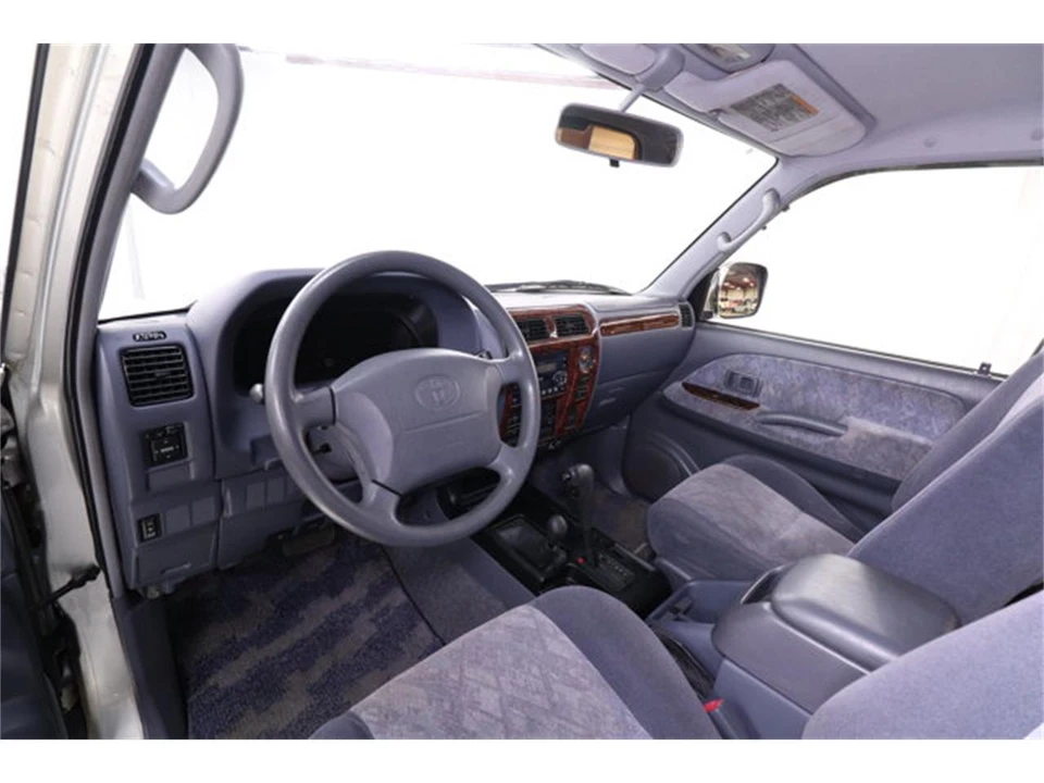 1999 Toyota J100 Land Cruiser - Image 9 of 31