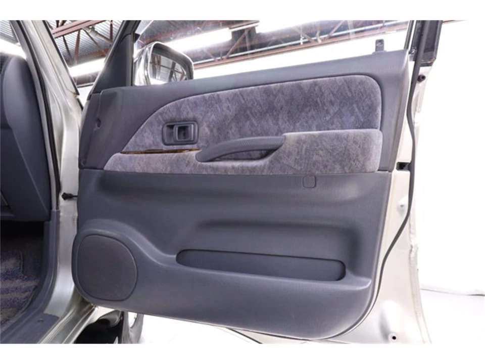 1999 Toyota J100 Land Cruiser - Image 24 of 31