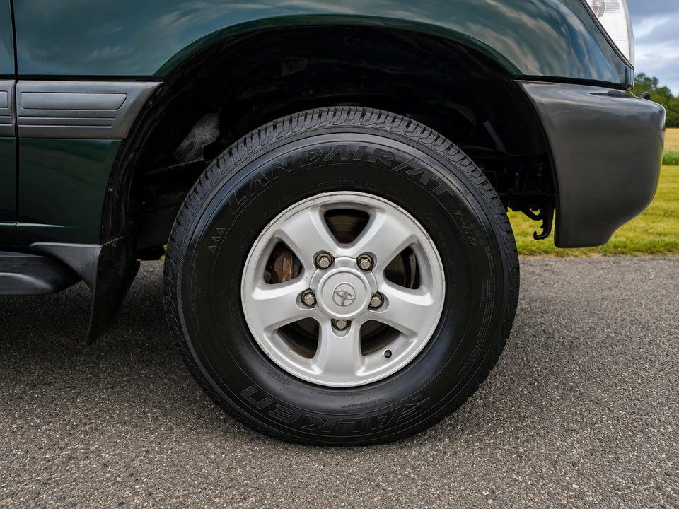 1999 Toyota J100 Land Cruiser - Image 21 of 30