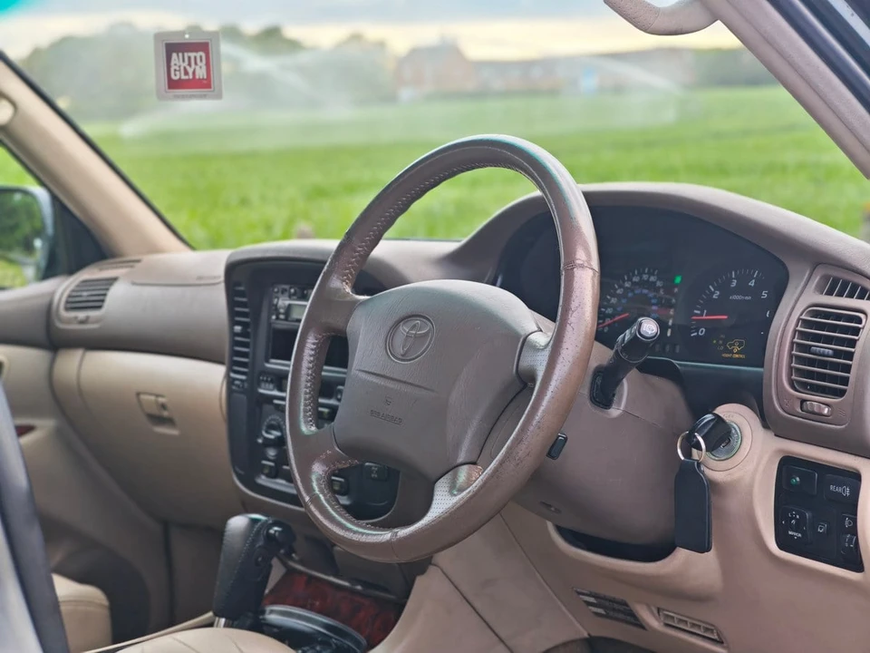 1999 Toyota J100 Land Cruiser - Image 5 of 30