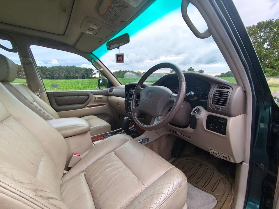 1999 Toyota J100 Land Cruiser - Image 6 of 30