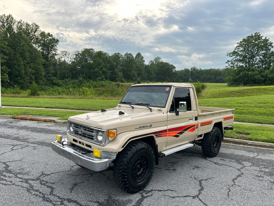 1999 Toyota J70 Land Cruiser - Image 5 of 31