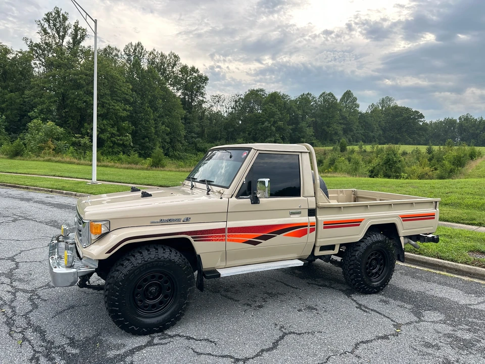 1999 Toyota J70 Land Cruiser - Image 10 of 31
