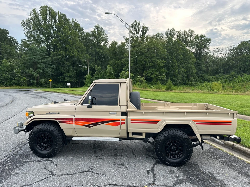1999 Toyota J70 Land Cruiser - Image 18 of 31