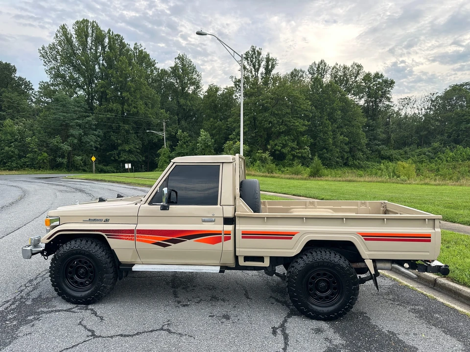 1999 Toyota J70 Land Cruiser - Image 16 of 31