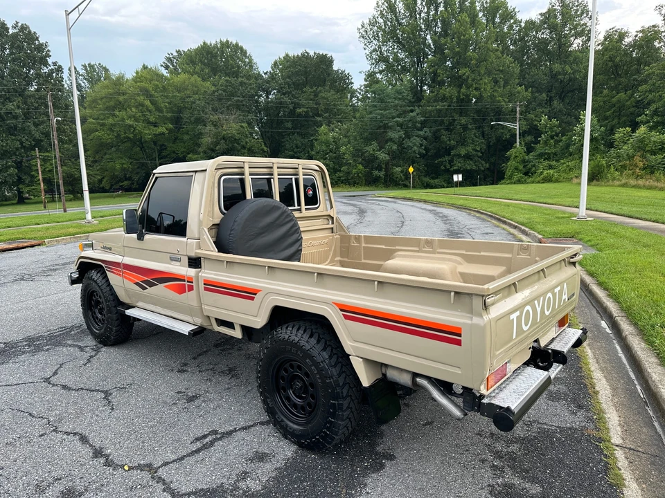 1999 Toyota J70 Land Cruiser - Image 22 of 31