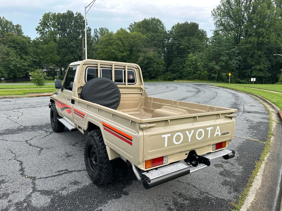 1999 Toyota J70 Land Cruiser - Image 25 of 31