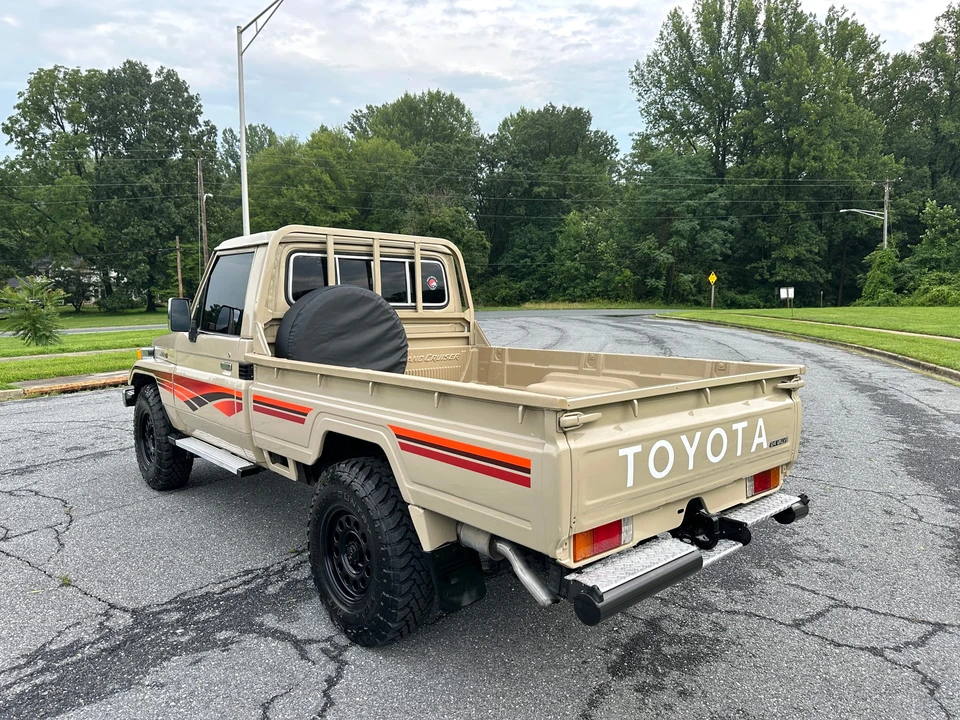 1999 Toyota J70 Land Cruiser - Image 24 of 31