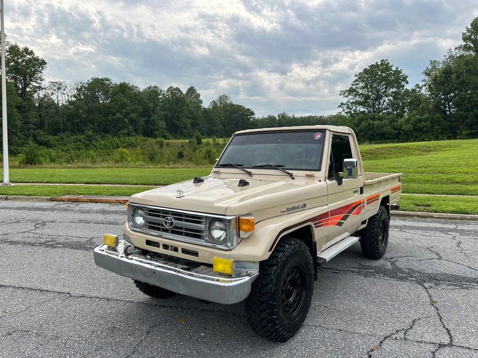 1999 Toyota J70 Land Cruiser - Image 4 of 31