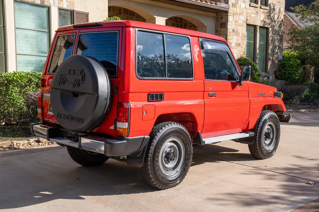 1999 Toyota J70 Land Cruiser - Image 9 of 31