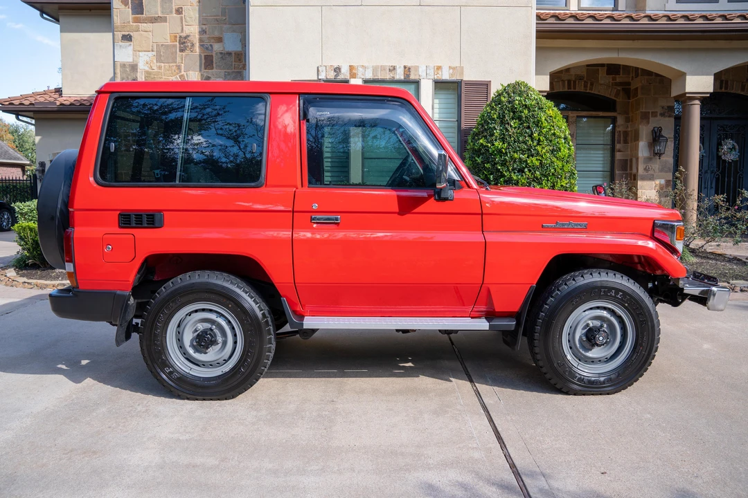 1999 Toyota J70 Land Cruiser - Image 10 of 31