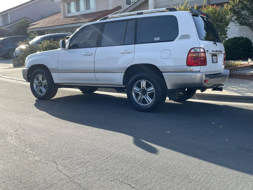1999 Toyota J100 Land Cruiser - Image 8 of 31