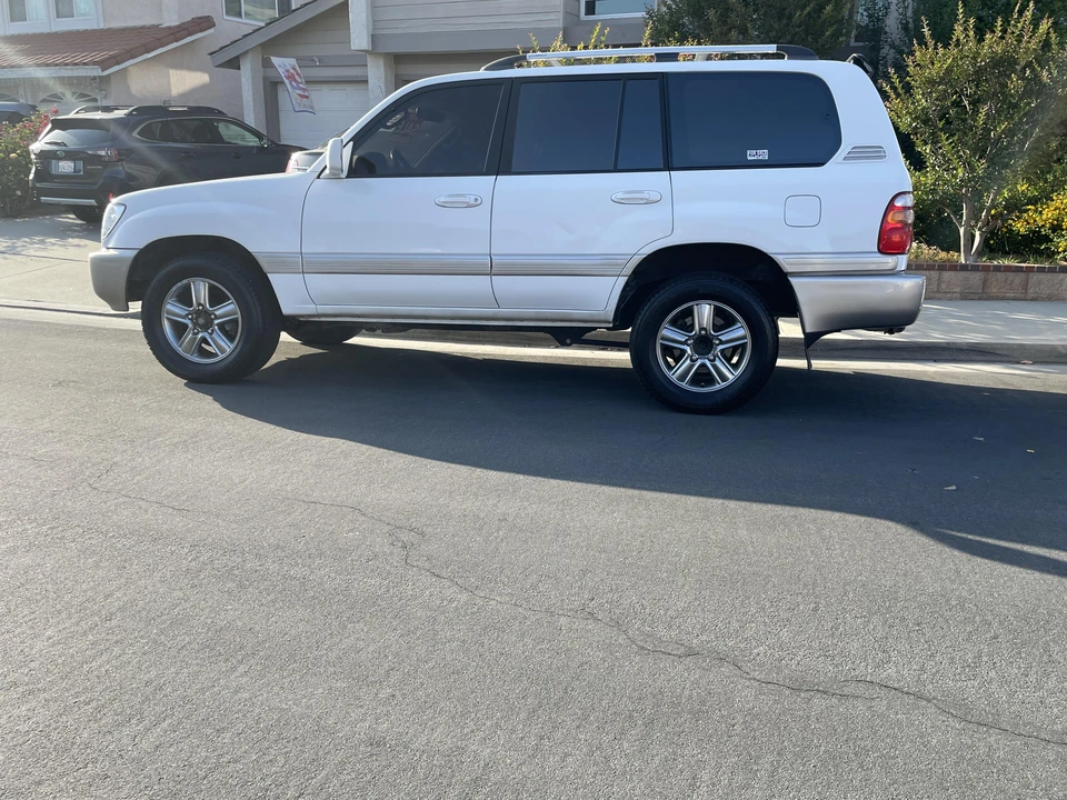 1999 Toyota J100 Land Cruiser - Image 9 of 31