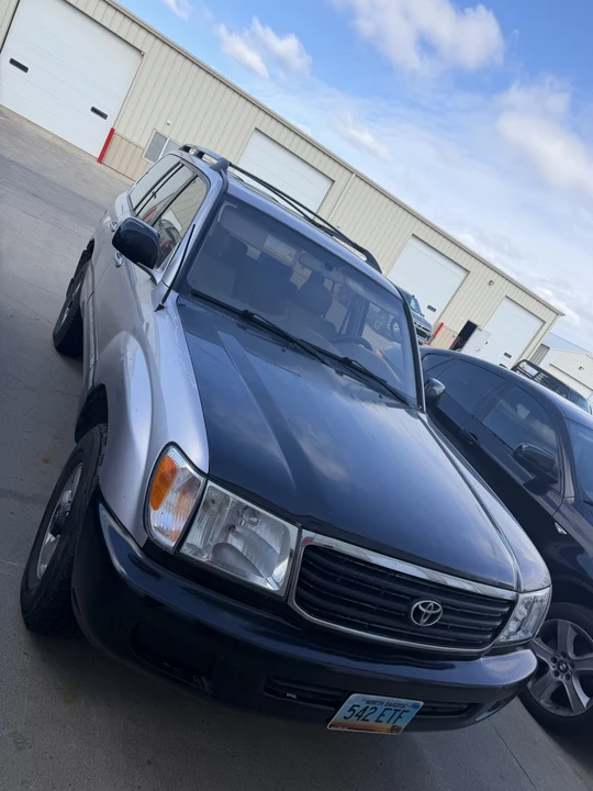 1999 Toyota J100 Land Cruiser - Image 2 of 8