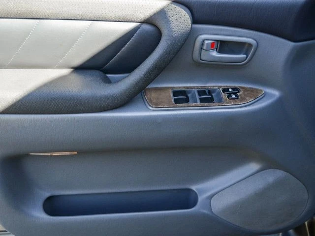 1999 Toyota J100 Land Cruiser - Image 24 of 31