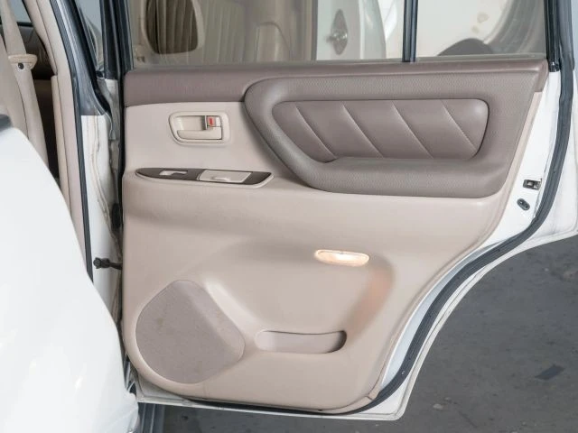 1999 Toyota J100 Land Cruiser - Image 16 of 17