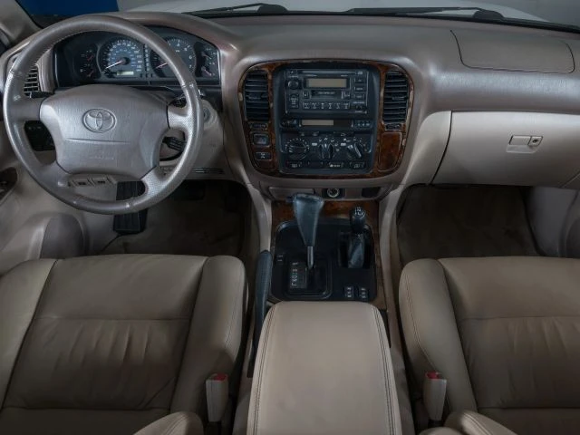 1999 Toyota J100 Land Cruiser - Image 9 of 17