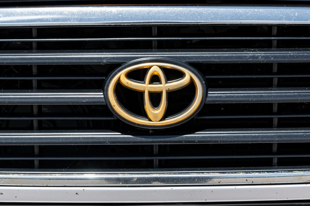 1999 Toyota J100 Land Cruiser - Image 16 of 31