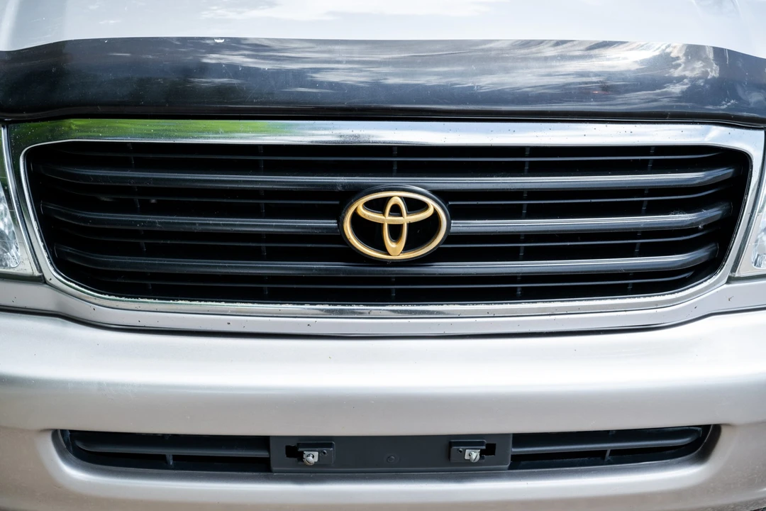 1999 Toyota J100 Land Cruiser - Image 15 of 31