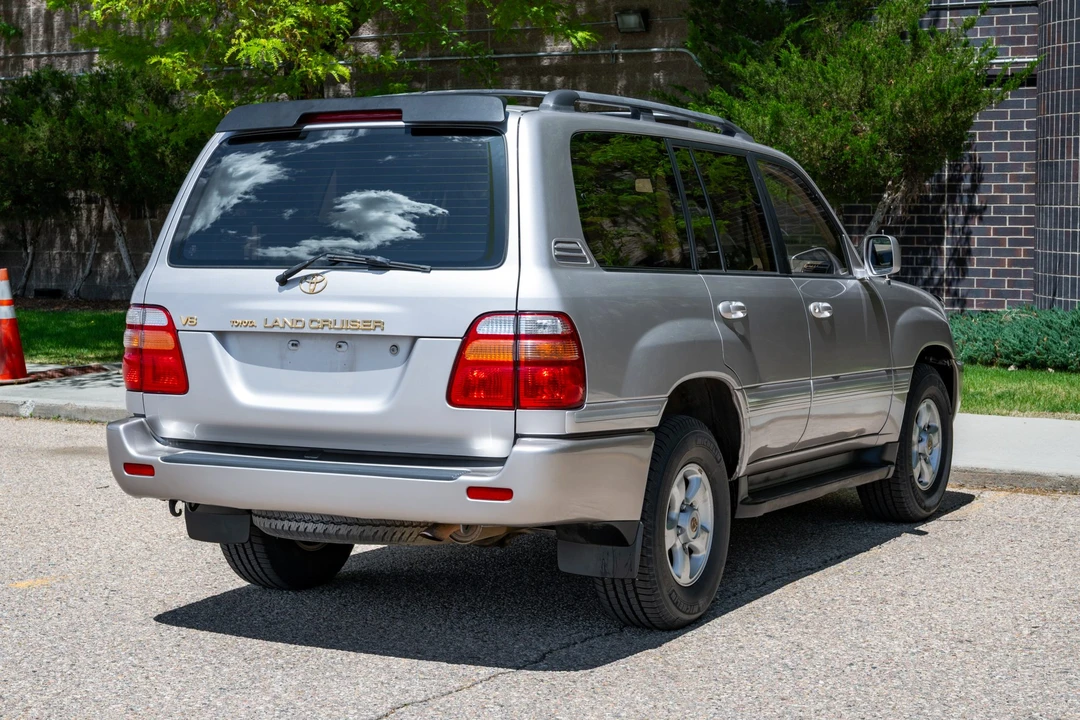 1999 Toyota J100 Land Cruiser - Image 8 of 31