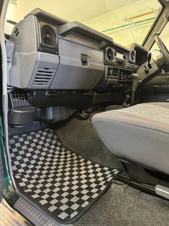 1999 Toyota J70 Land Cruiser - Image 16 of 20