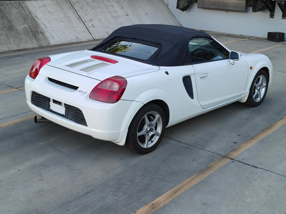 1999 Toyota MR2 Spyder/MR-S - Image 25 of 31