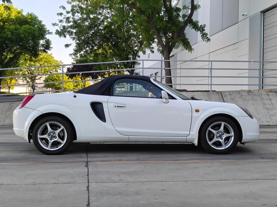 1999 Toyota MR2 Spyder/MR-S - Image 26 of 31