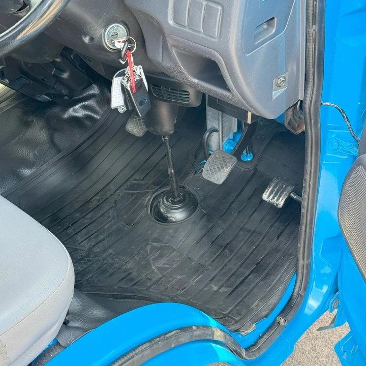1999 Toyota - Image 16 of 21