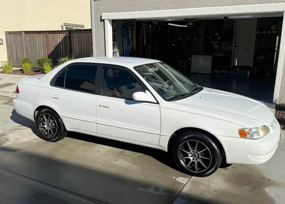 1999 Toyota Corolla 8th Gen - Image 3 of 5