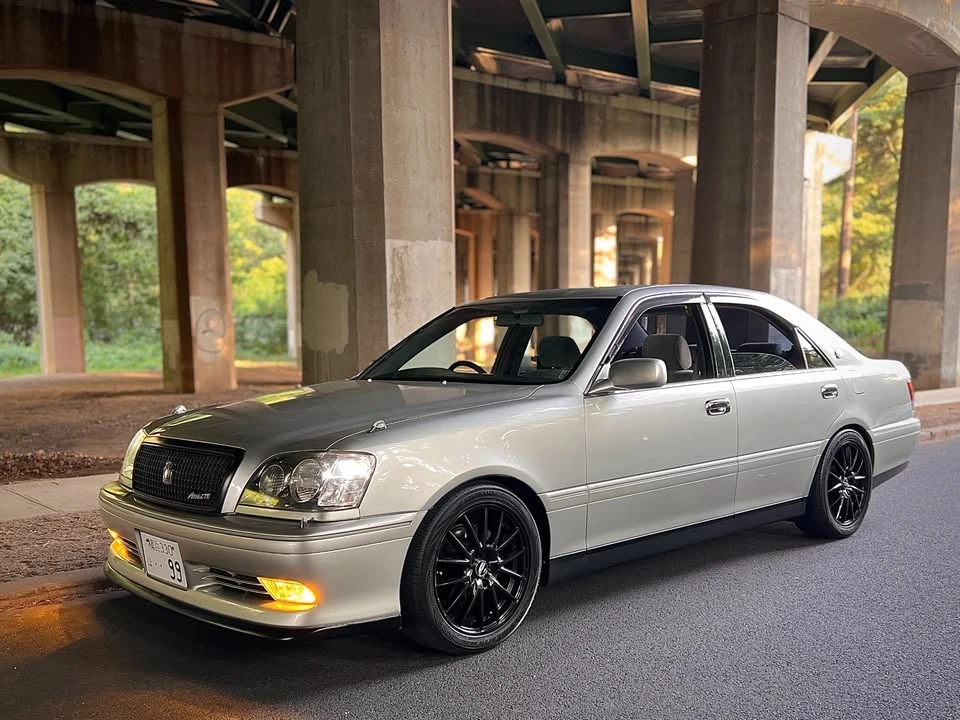 1999 Toyota Crown 10th Gen - Image 2 of 5