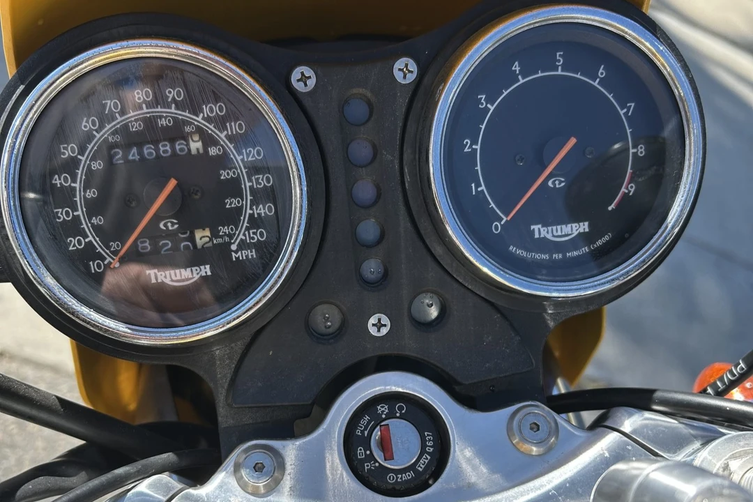 1999 Triumph - Image 4 of 6