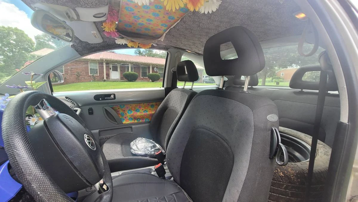 1999 Volkswagen New Beetle - Image 6 of 8