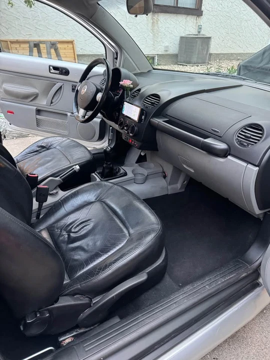 1999 Volkswagen New Beetle - Image 9 of 11