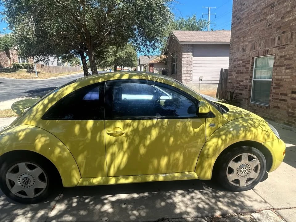 1999 Volkswagen New Beetle - Image 9 of 10