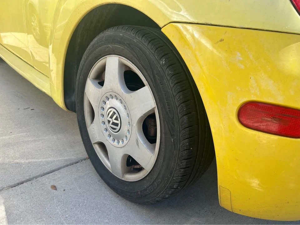 1999 Volkswagen New Beetle - Image 2 of 10