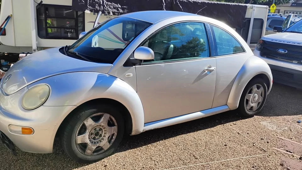 1999 Volkswagen New Beetle - Image 5 of 5