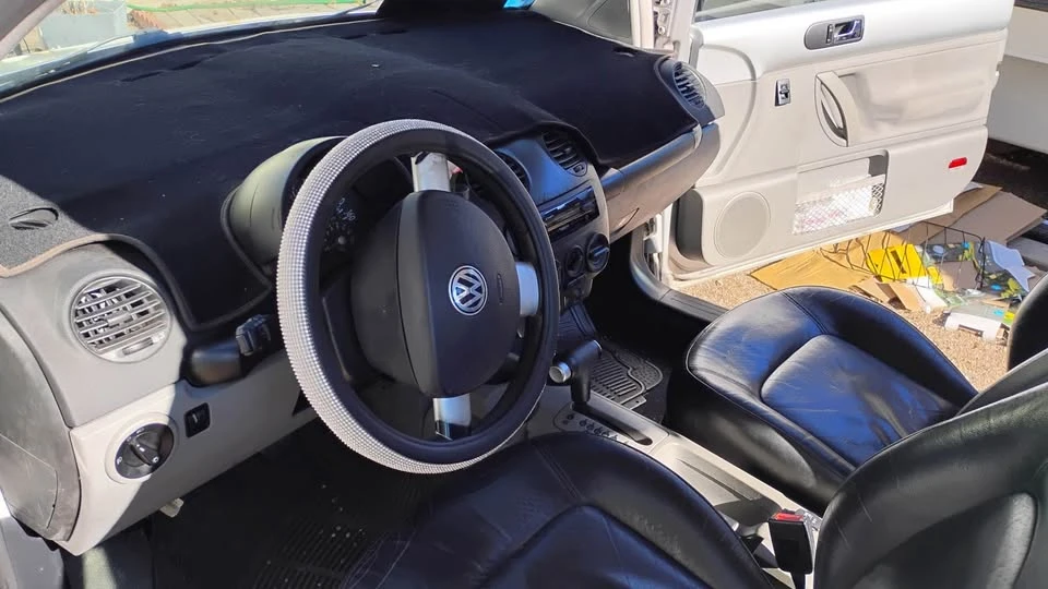 1999 Volkswagen New Beetle - Image 3 of 5
