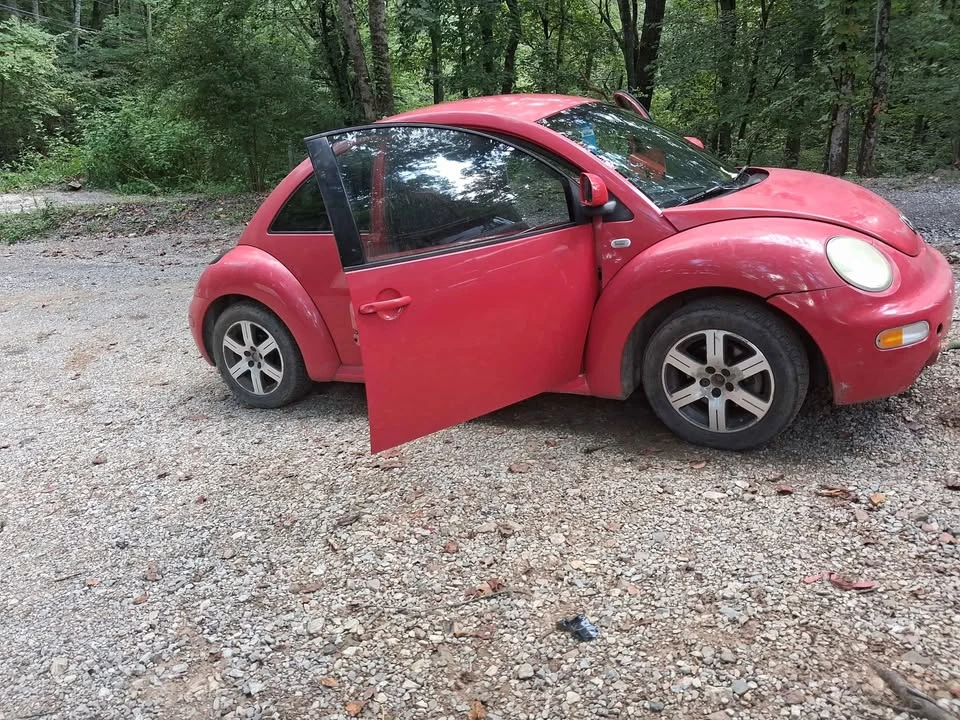 1999 Volkswagen New Beetle - Image 6 of 7