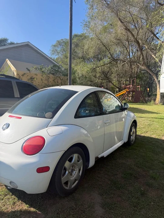 1999 Volkswagen New Beetle - Image 2 of 4