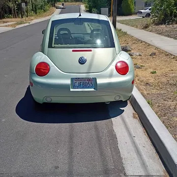 1999 Volkswagen Beetle 2.0T Coast Hatchback 2D