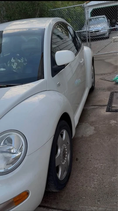 1999 Volkswagen New Beetle - Image 3 of 4