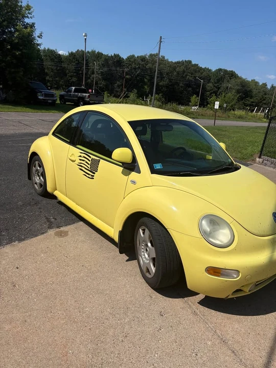 1999 Volkswagen New Beetle - Image 2 of 8