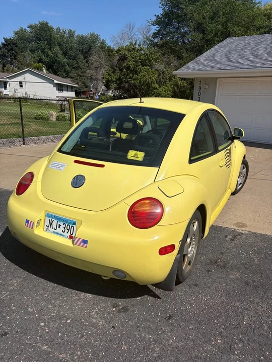 1999 Volkswagen New Beetle - Image 6 of 8