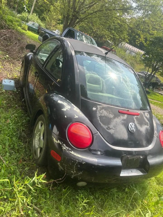 1999 Volkswagen New Beetle - Image 3 of 7