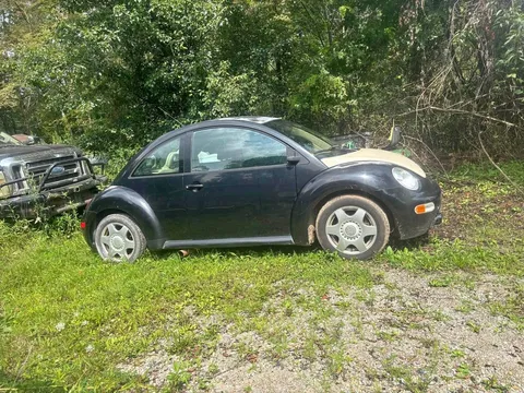 1999 Volkswagen Beetle 2.0T SE Hatchback 2D