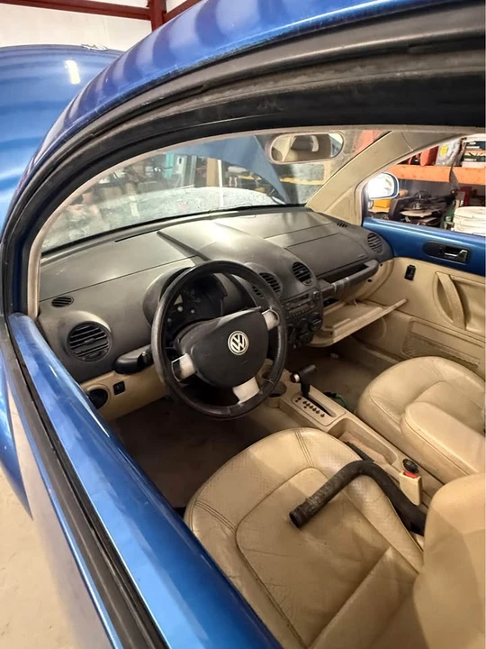 1999 Volkswagen New Beetle - Image 3 of 6
