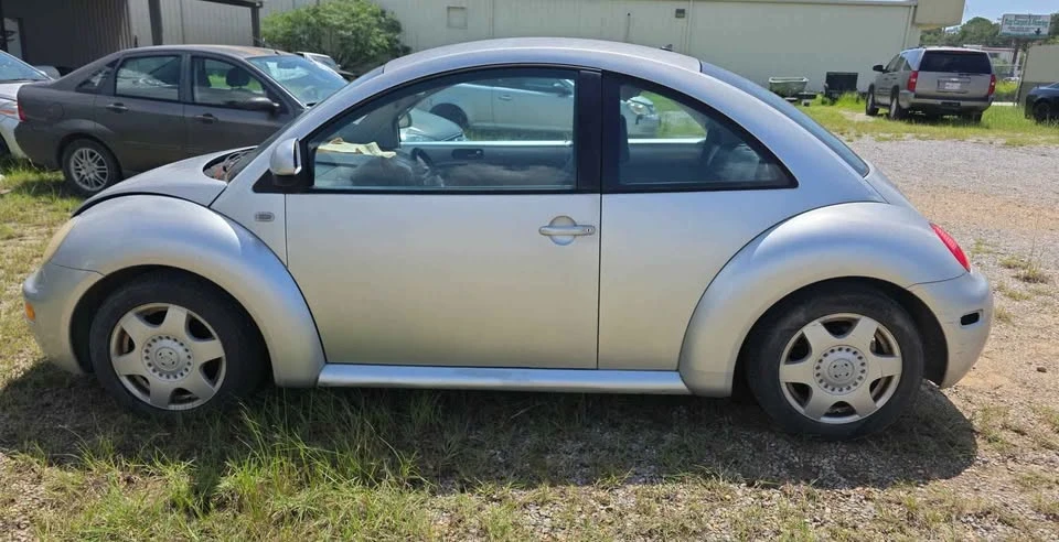 1999 Volkswagen New Beetle - Image 4 of 7