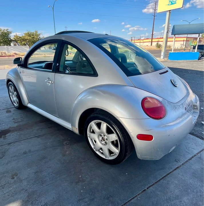 1999 Volkswagen New Beetle - Image 3 of 11